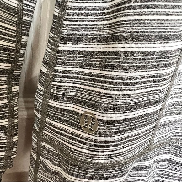 Lululemon Woman White Gray Striped Zipper Up Jacket Size 4 - Picture 15 of 16
